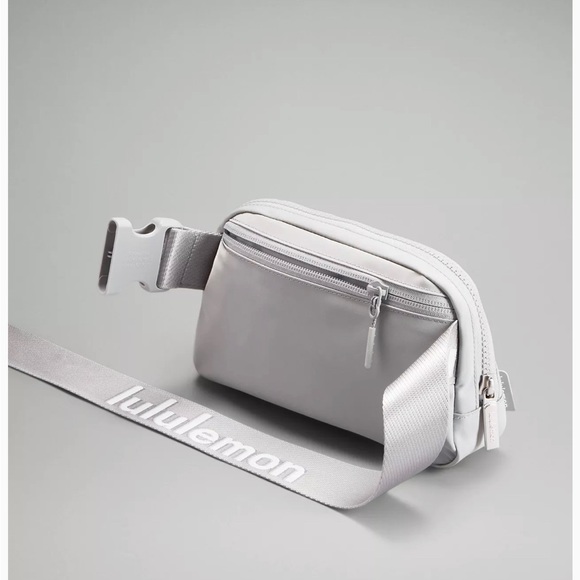 Lululemon Silver Drop Belt Bag